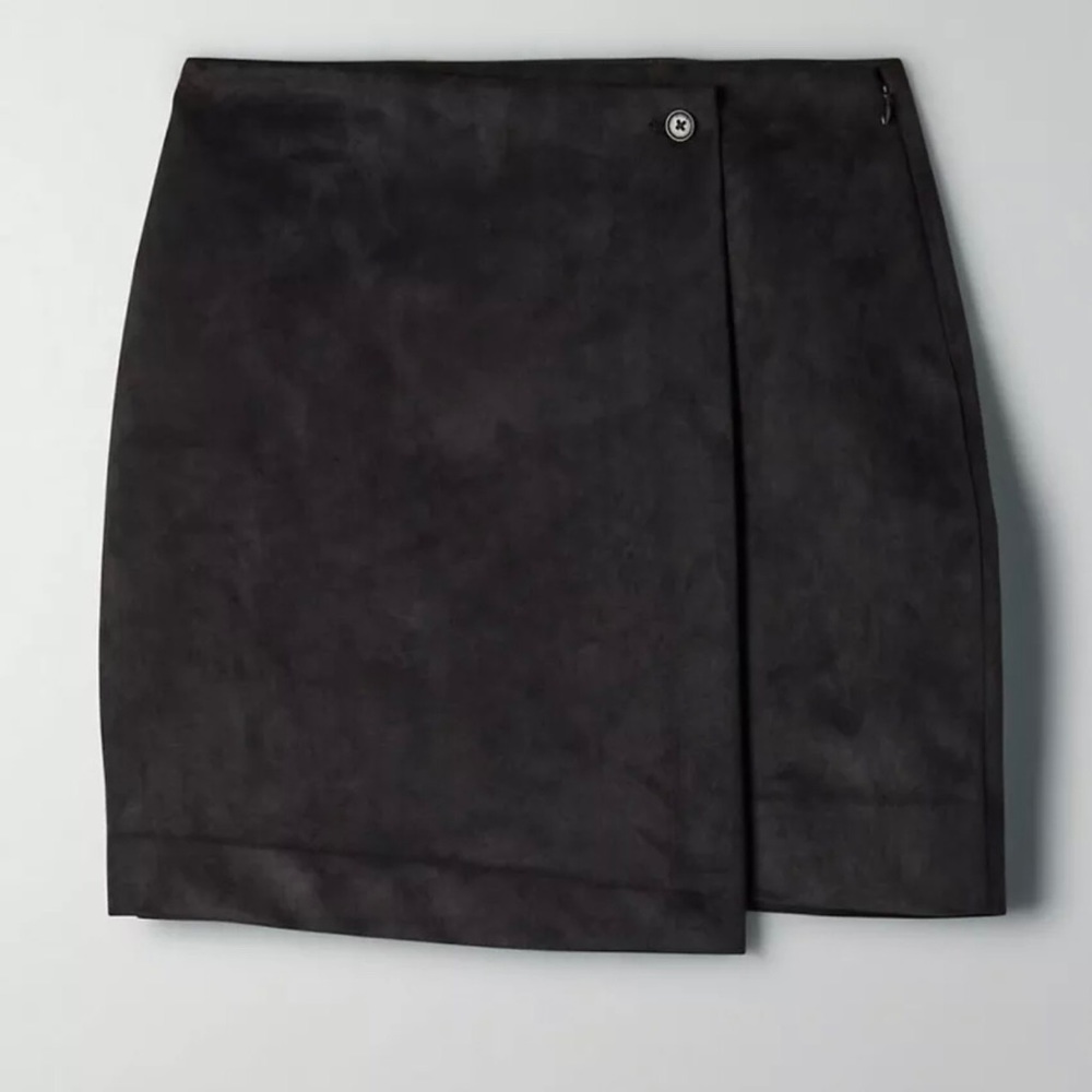 Aritzia Cantina Skirt NWT